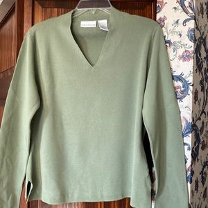 Croft and barrow large V-neck sweater